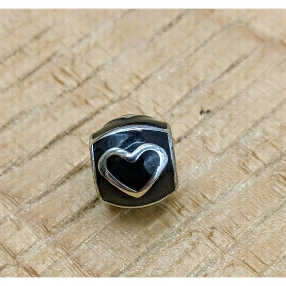 Brighton Bracelet Charm Bead Silver Heart on Black Enamel Spacer - Picture 1 of 2